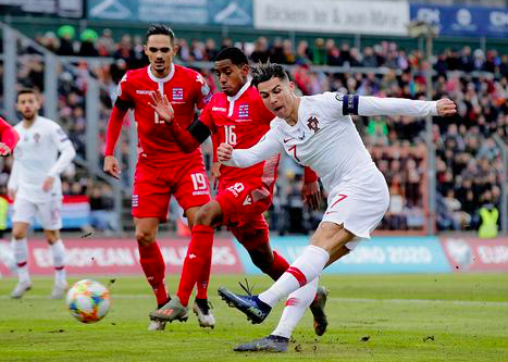 三亿体育体育在线-包含魔法似幻！英格兰队追赶葡萄牙头名之途的词条