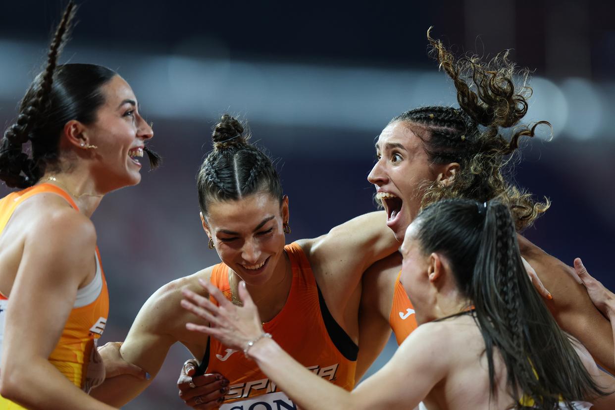 三亿体育体育地址-西班牙女足队大比分获胜，晋级四强