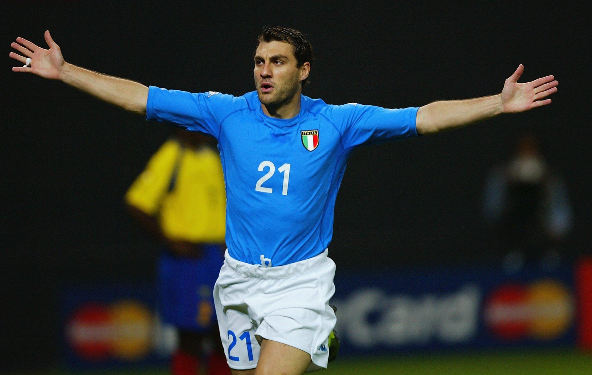 三亿体育体育下载-足球巨星动人表现，为球队贡献大力