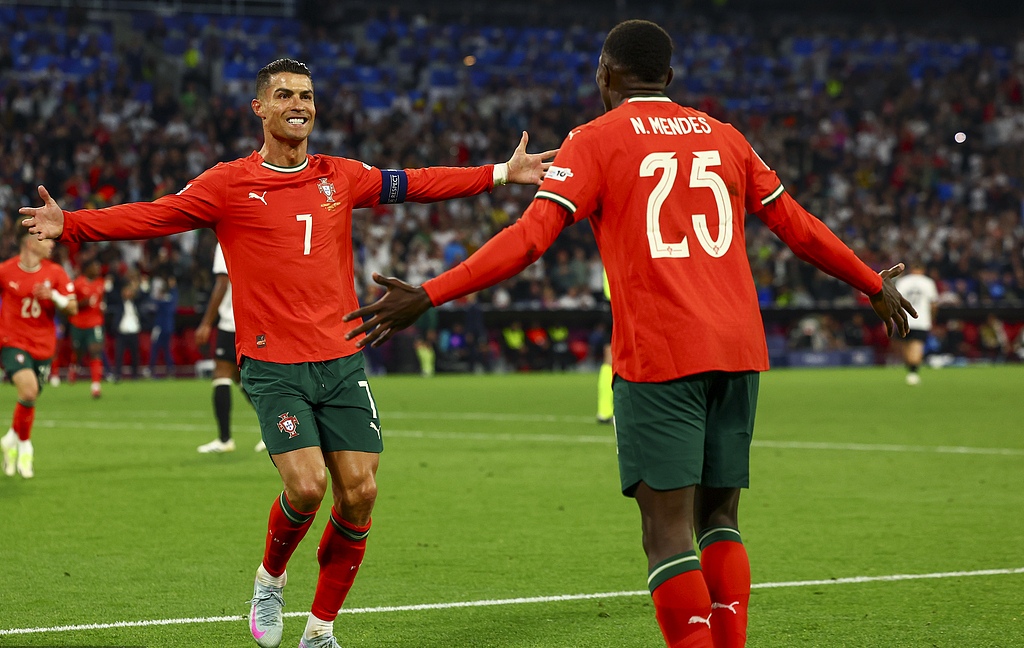 葡萄牙小胜希腊,杀入半决赛 葡萄牙小胜希腊,杀入半决赛