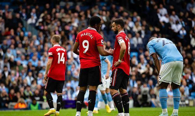 包含曼城势如破竹，连战铭记多场胜利的词条