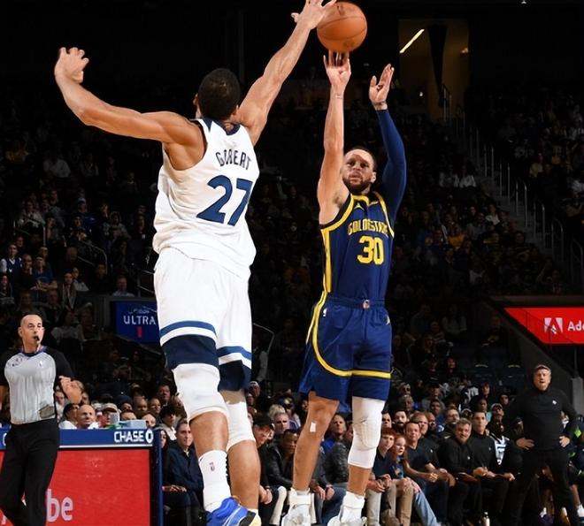 湖人擒公牛,西部积分榜上升 湖人擒公牛,西部积分榜上升