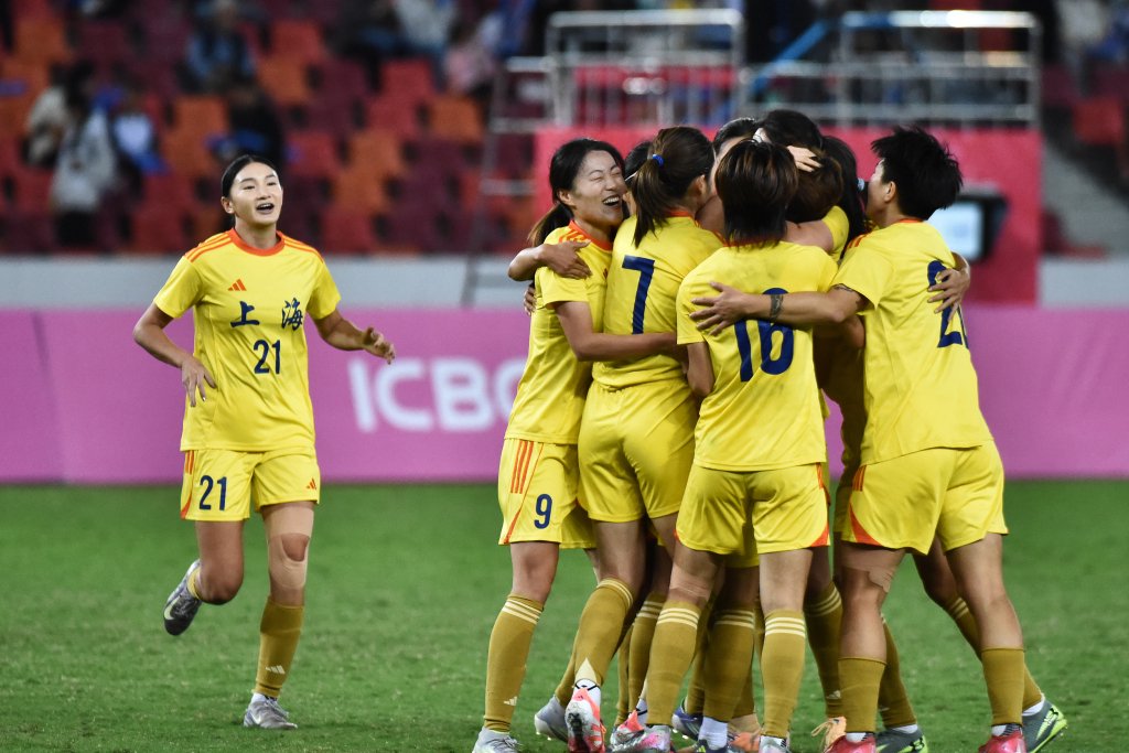 三亿体育体育vip注册-中国女足队员凭借技术取得胜利