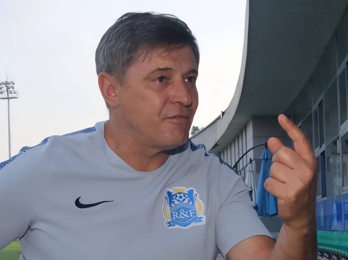 欧国联赛球队启用新训练教练！