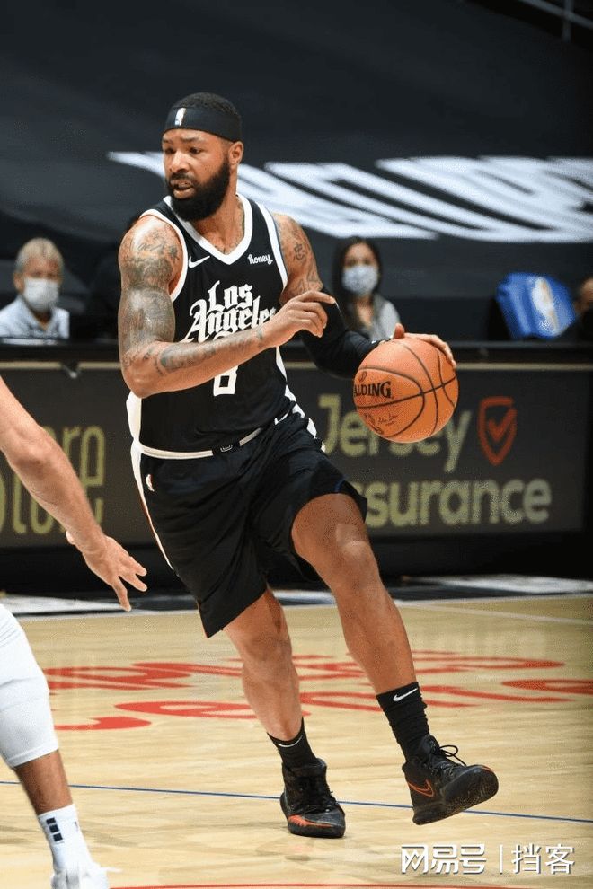 三亿体育体育网站-关于快船核心莫里斯状态火爆，率队击败对手轻松晋级的信息