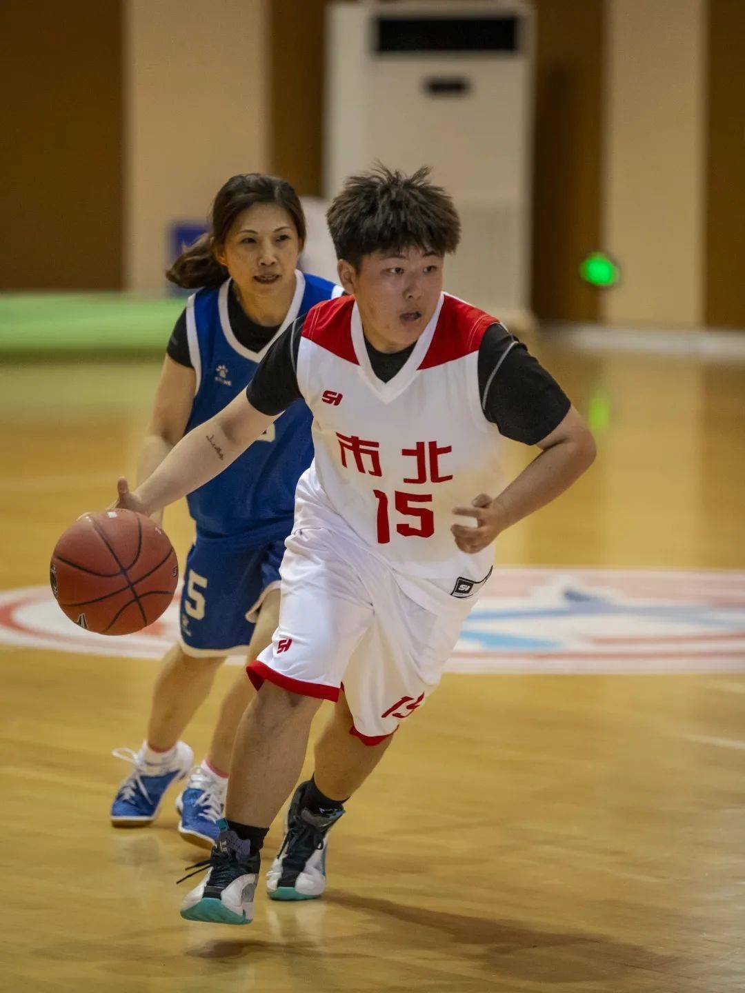 青岛队斗志昂扬,击败对手 青岛队斗志昂扬,击败对手